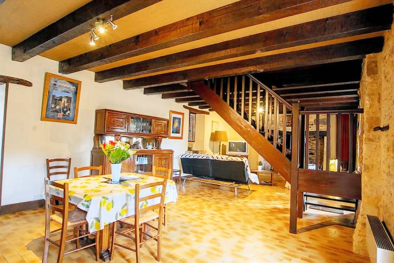 Gite with patio, yard & barbecue — photo 4