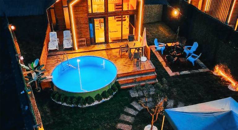 Lovely chalet with terrace, private pool & garden | Pets allowed in Sapanca