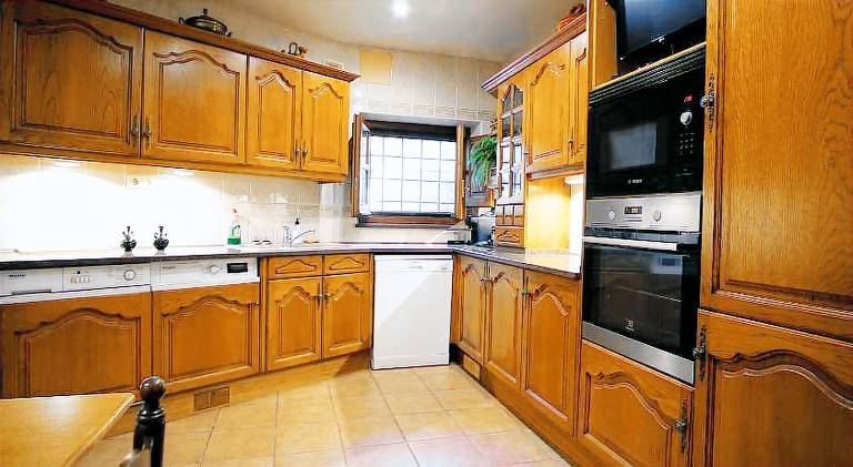 Fully equipped wonderful house with patio, hot tub & grill | Dogs allowed — photo 4