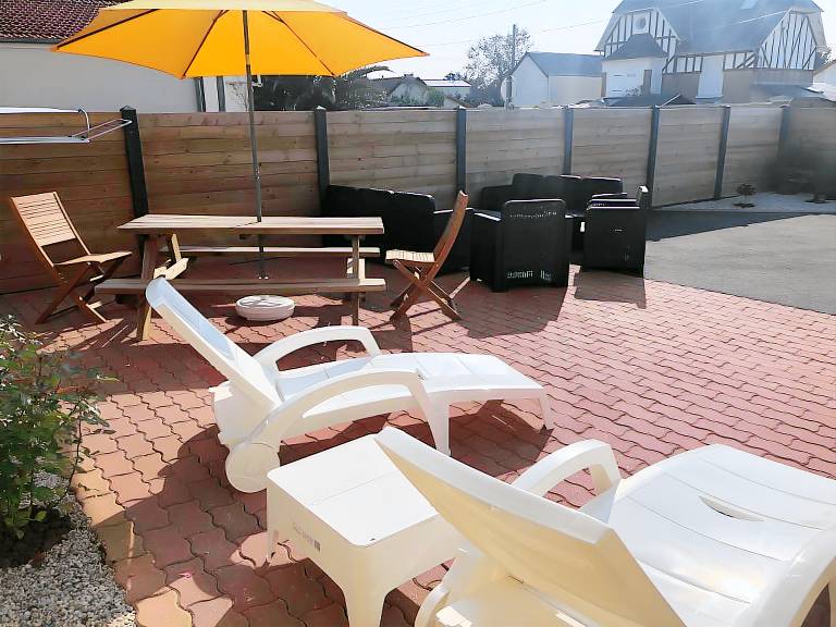 House with barbecue & terrace — photo 2