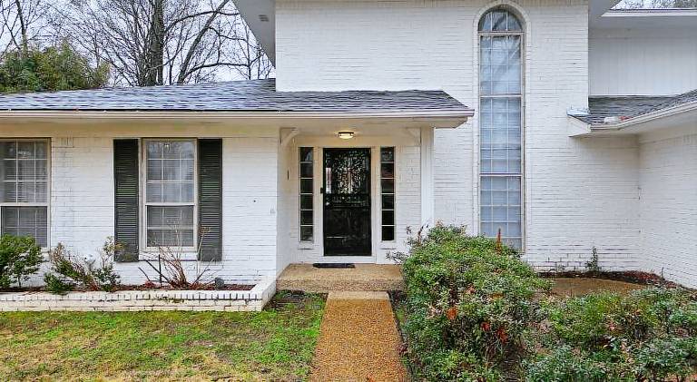 Spacious vacation home with pool | Pets allowed — photo 5