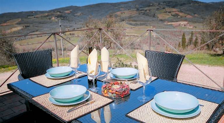 Vacation home with grill, garden & patio — photo 4