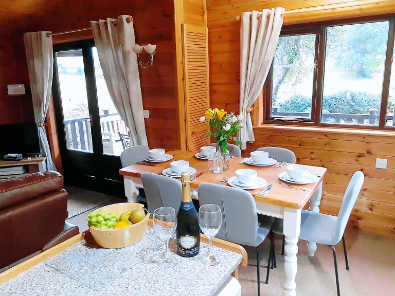 Family-oriented cottage with yard, patio & grill | Pets allowed — photo 5