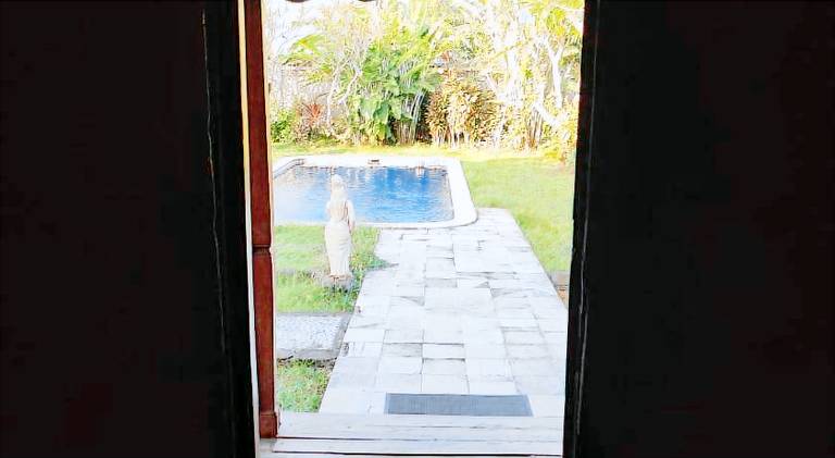 Vacation home with pool — photo 4