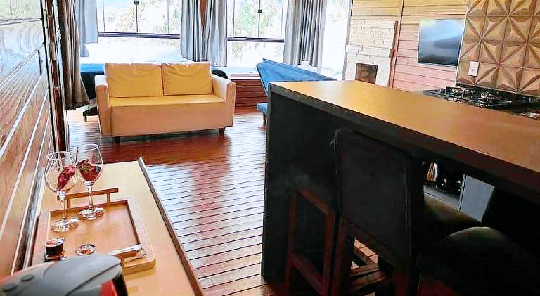 Lodge with hot tub & garden — photo 3