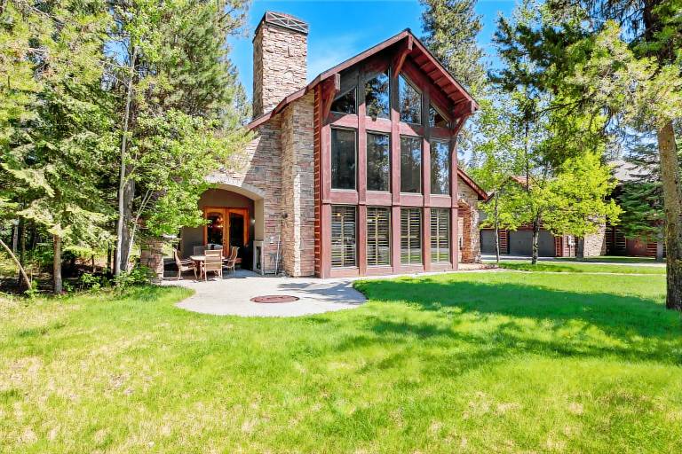 Family-friendly house with barbeque & hot tub | River view | Good for workation | Dogs allowed — photo 2