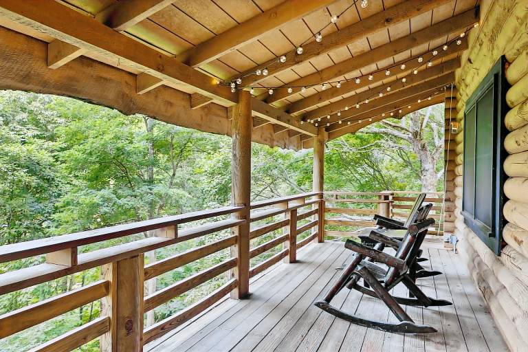 Family-oriented pleasant cabin with hot tub & barbeque | Mountain view | Suitable for remote work | Pets are welcome — photo 4