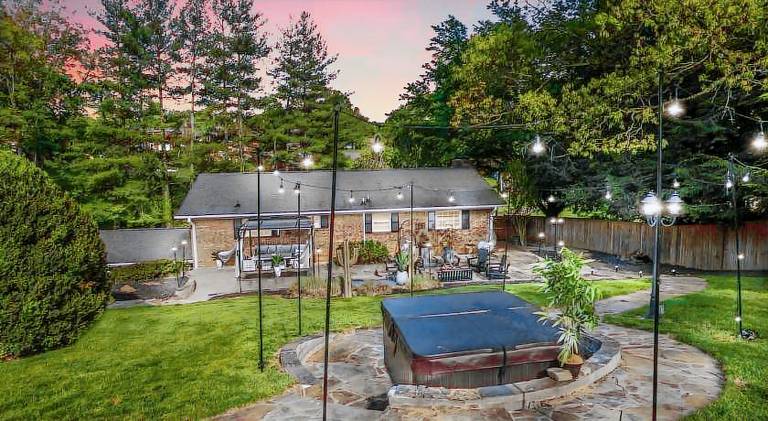 Vacation home with pool | Perfect for remote work | Pets are welcome in Candler, NC