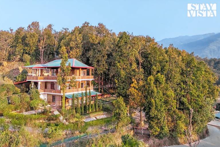 Charming villa with patio, pool & garden | Dogs allowed in Mussoorie