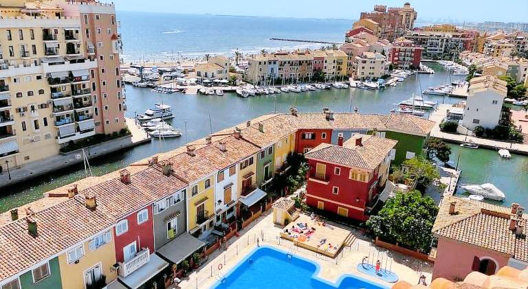 Wonderful holiday apartment with terrace, garden & private pool | Close to the beach | Pets allowed in València