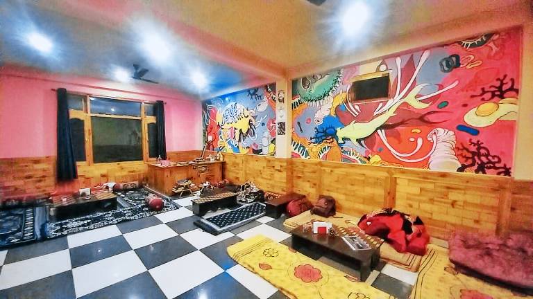 Cafe Destiny; Mountain view Room with Washroom — photo 3