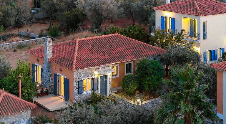 Villa with terrace, jacuzzi & yard | Next to the beach | Pets allowed — photo 5