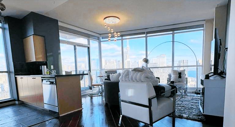 Condo Fort York