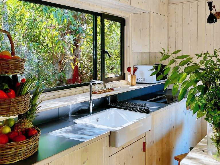 House with hot tub, terrace & garden — photo 3