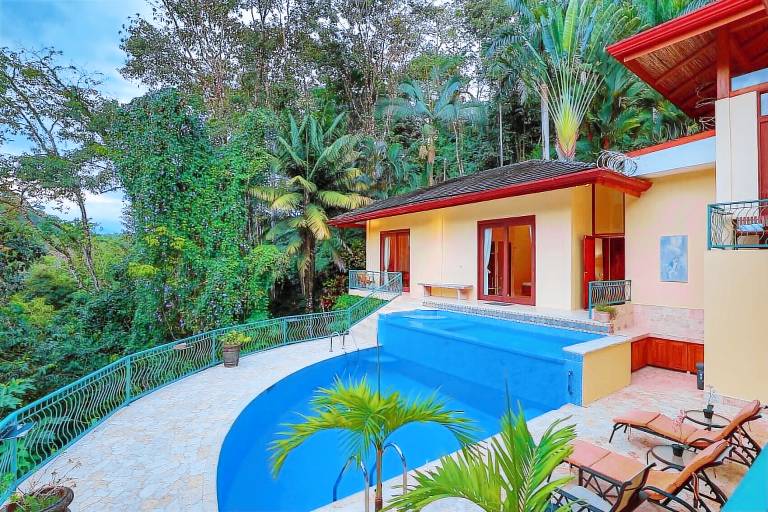 Villa  Manuel Antonio