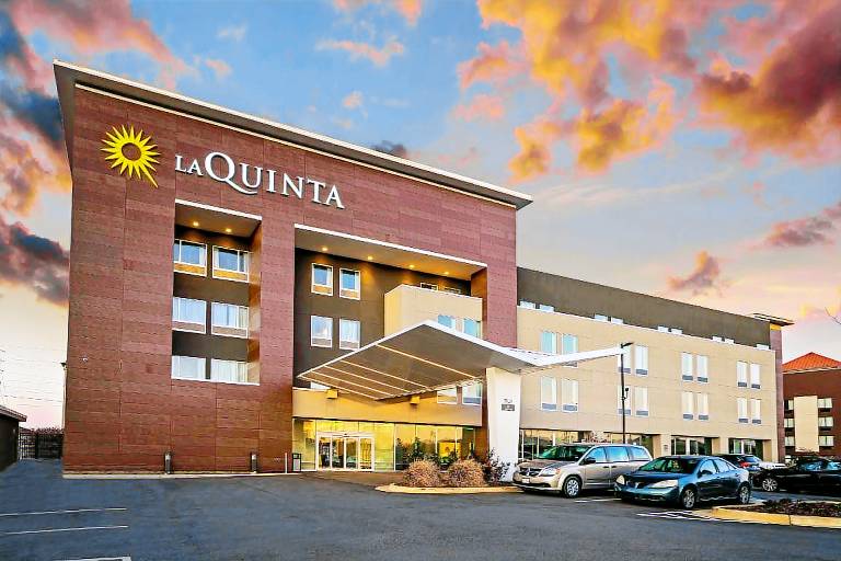 La Quinta Inn & Suites by Wyndham Tuscaloosa University — photo 5