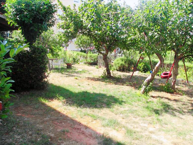 Holiday apartment with barbeque, yard & terrace — photo 5