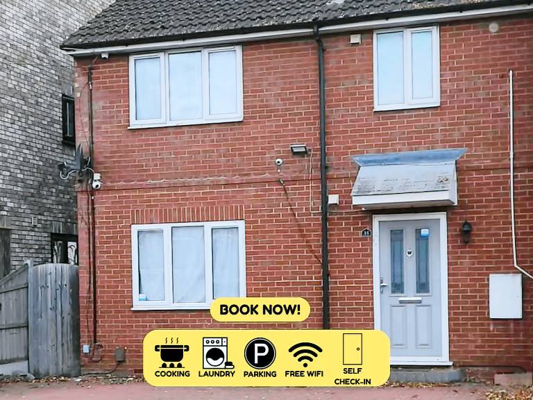 Spacious 3BR Haven in Tilbury with Free Parking