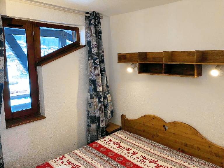 Cozy T3 for 6 people in center with ski-in/ski-out, parking — photo 3