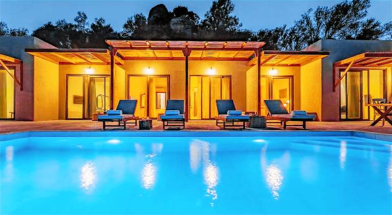 Villa with patio, grill & yard in Mugla
