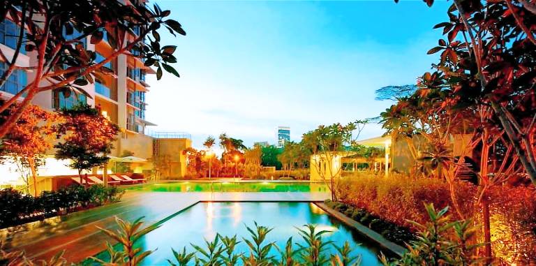 Vacation home with pool | Close to Petaling Street | Suitable for remote work | Pets allowed — photo 4
