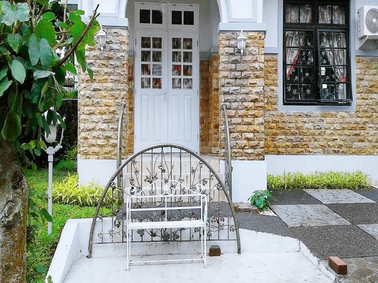 Villa  Cibadak