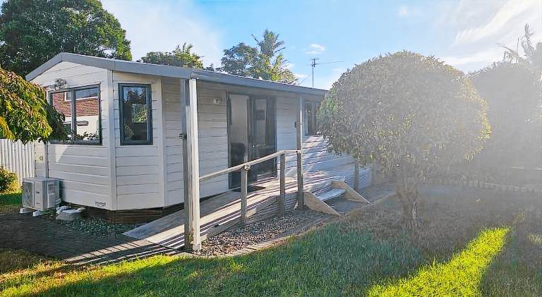 House with 1 room for 3 persons in Auckland