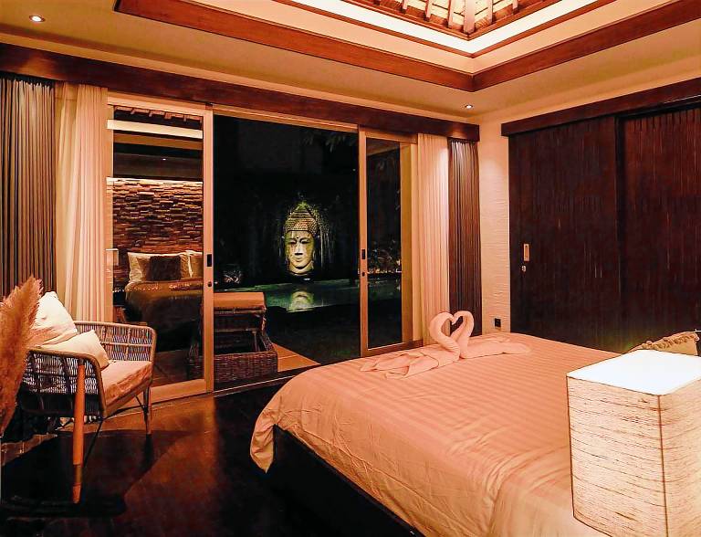 Sunset Palms Luxury Beachside Pool Villa 2BR — photo 2