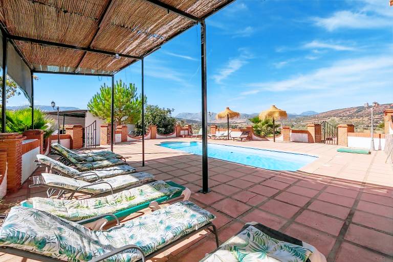 Fully equipped house with terrace, private pool & barbeque | Mountain view | Perfect for remote work | Pets allowed — photo 2