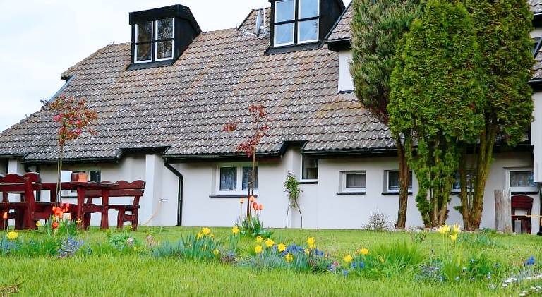 Farm with garden, BBQ & terrace | Pets allowed in Tarnowo Podgorne