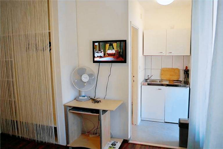 Rental apartment with garden & patio — photo 4