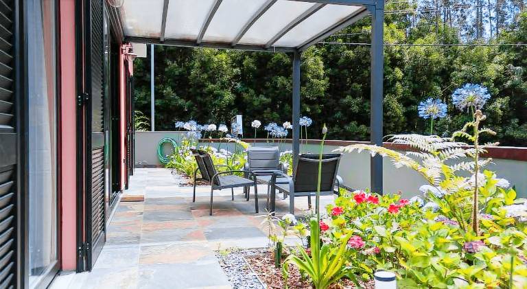 Fully equipped house with terrace, hot tub & yard | Perfect for remote work | Pet-friendly — photo 4
