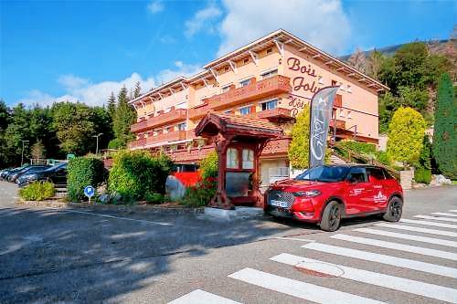 Hôtel-Restaurant Bois Joly in Saint-Genis-Pouilly