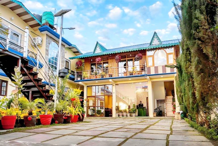 Hotel Walnut Creek in Bhimtal