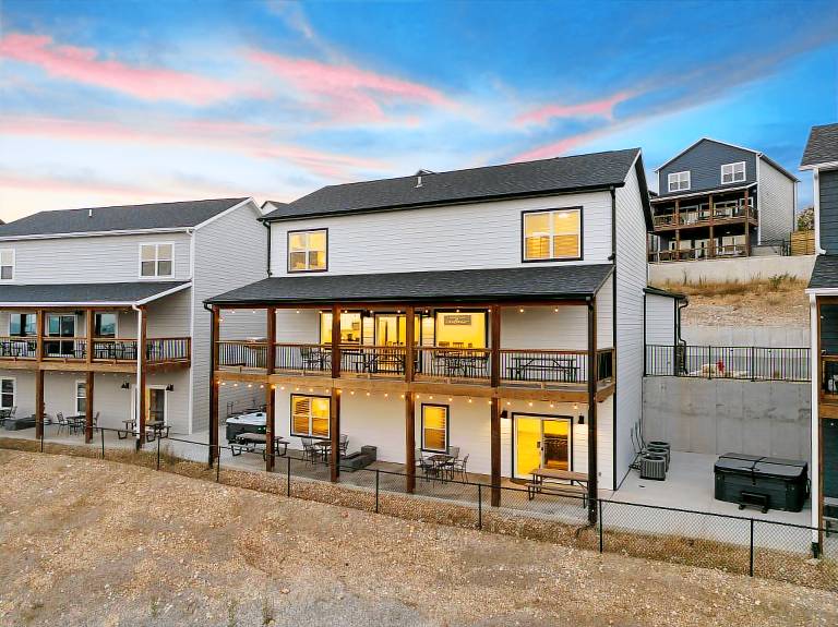 Fully equipped wonderful house with grill, pool & jacuzzi | Lake view | Dogs allowed — photo 2