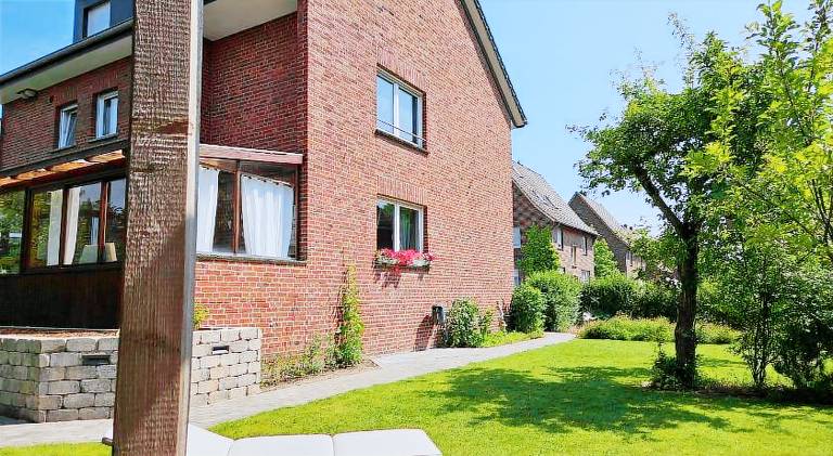 Rental apartment with 2 rooms for 5 persons — photo 4