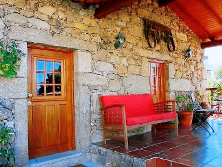 Child-friendly charming house with BBQ, garden & private pool | Pets are welcome — photo 4