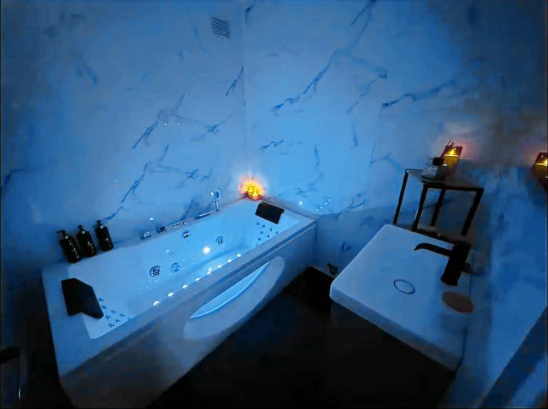 Pleasant apartment with hot tub | Pet-friendly — photo 5