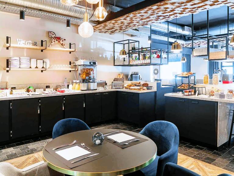 Ibis Styles Laval Centre Gare — photo 5