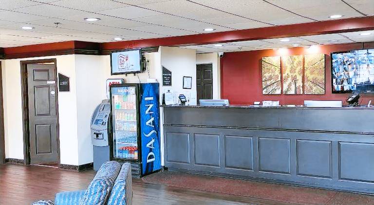 Red Roof Inn Lancaster — photo 5