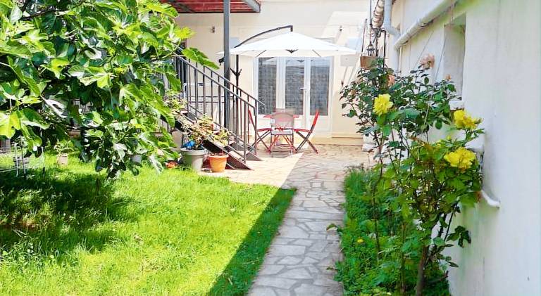 House with 2 rooms for 6 persons in Villepinte
