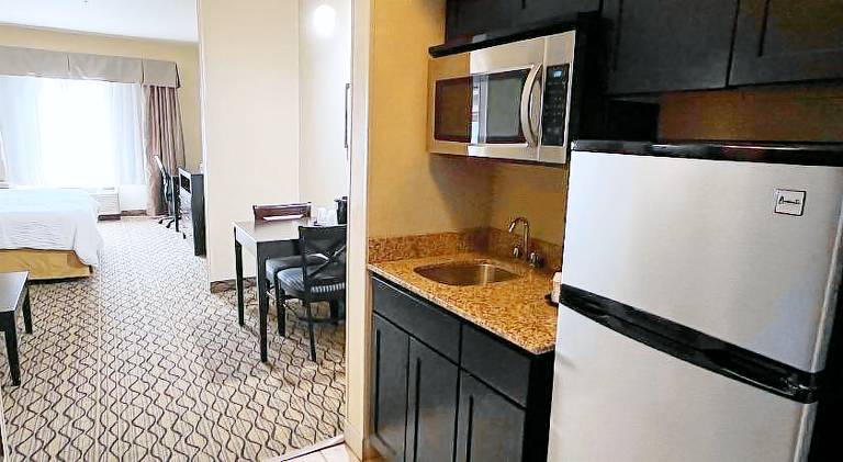 Holiday Inn Express & Suites Deming Mimbres Valley By IHG — photo 3