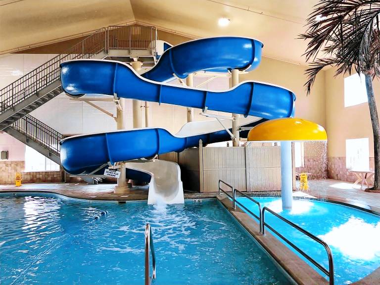 Country Inn & Suites by Radisson Bismarck Waterpark — photo 5
