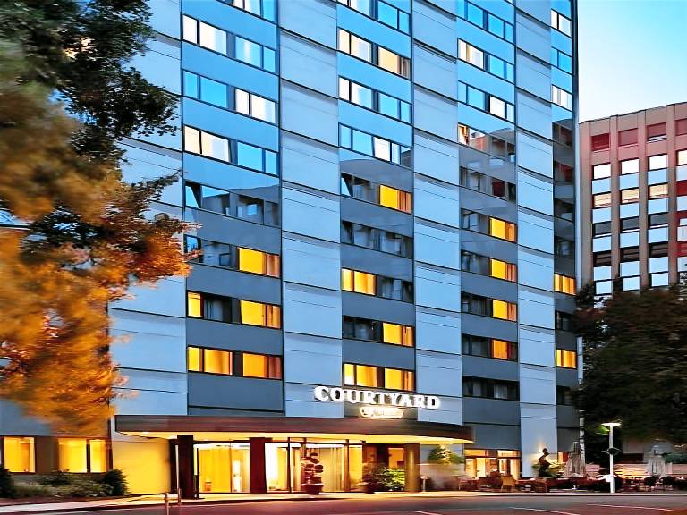 Courtyard by Marriott Duesseldorf Seestern in Düsseldorf