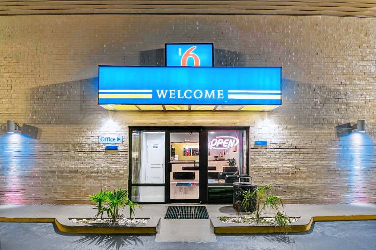 Motel6 Dalton, GA — photo 5