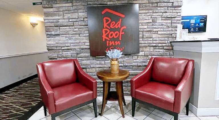 Red Roof Inn & Suites Biloxi - Ocean Springs — photo 3