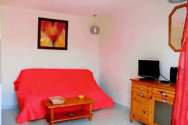 Holiday apartment with pool & terrace — photo 3
