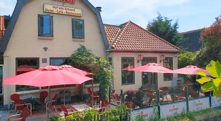 Hof van Schoorl in Bergen
