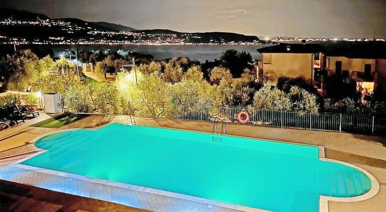 Holiday apartment with terrace, private pool & yard | Pets allowed in Toscolano Maderno