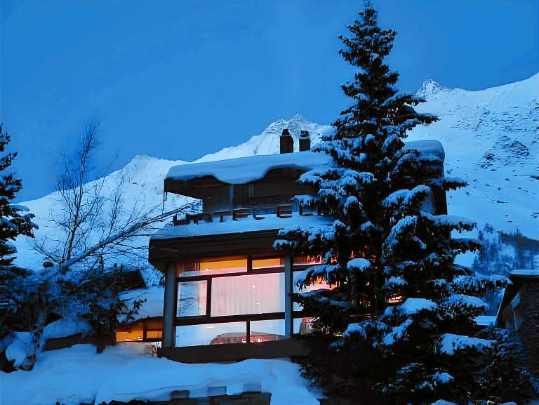 Elite Alpine Lodge - Apart & Breakfast in Saas Grund